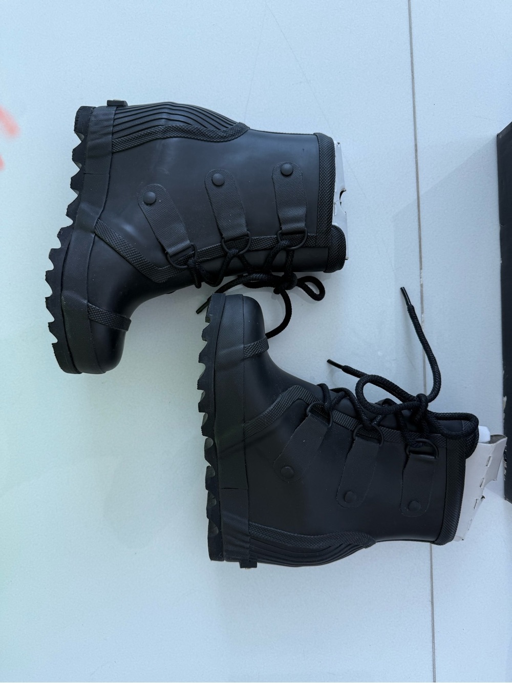 SOREL Brand New with original box
Black Women's Lace-Up Platform Rain Boot - Picture 9 of 12